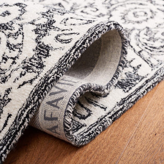 Safavieh Blossom BLM106Z Black / Ivory Area Rug Detail