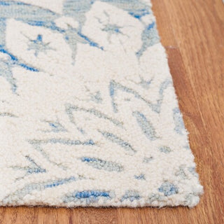 Safavieh Blossom BLM108M Ivory / Blue Area Rug Detail