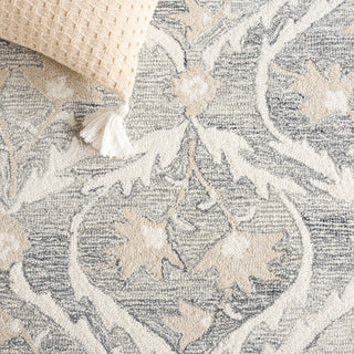 Safavieh Blossom BLM116F Grey / Ivory Area Rug Detail