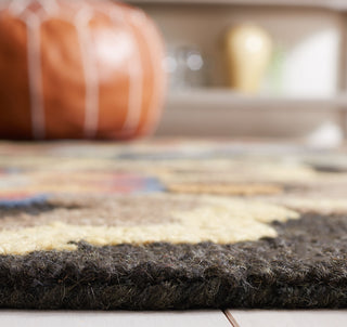 Safavieh Blossom BLM404Z Black / Yellow Area Rug Detail