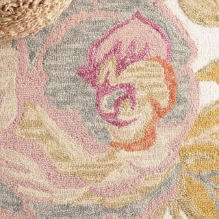 Safavieh Blossom BLM406A Ivory / Green Area Rug Detail