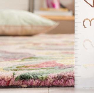 Safavieh Blossom BLM461U Pink / Gold Area Rug Detail