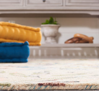 Safavieh Blossom BLM462B Beige / Purple Area Rug Detail