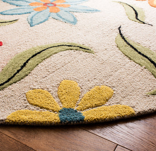 Safavieh Blossom BLM678A Beige / Multi Area Rug Detail