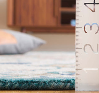 Safavieh Blossom BLM689B Beige / Blue Area Rug Detail