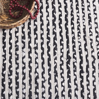 Safavieh Braided BRD260Z Black / Ivory Area Rug Detail