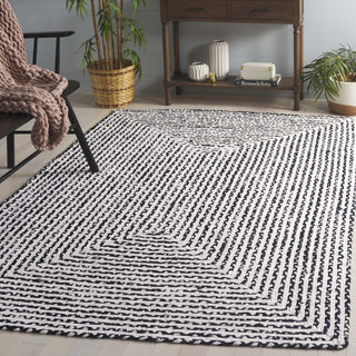 Safavieh Braided BRD260Z Black / Ivory Area Rug Room Scene