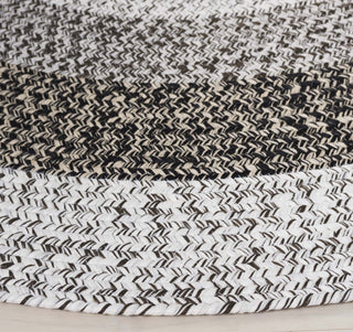 Safavieh Braided BRD318A Ivory / Black Area Rug Detail