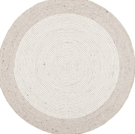 Safavieh Braided BRD904A Beige / Ivory Area Rug main image