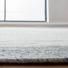 Safavieh Braided BRD904G Grey / Ivory Area Rug Detail
