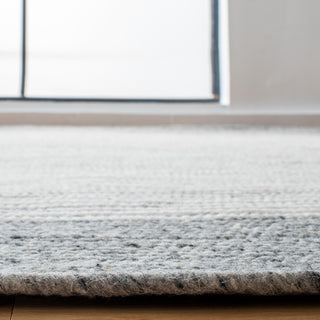 Safavieh Braided BRD904G Grey / Ivory Area Rug Detail