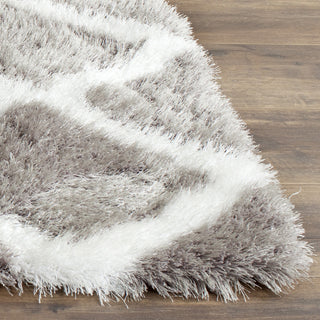 Safavieh Barcelona Shag BSG319 Silver / Ivory Area Rug Detail