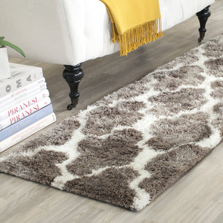 Safavieh Barcelona Shag BSG319 Silver / Ivory Area Rug Room Scene