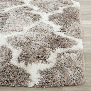 Safavieh Barcelona Shag BSG319 Silver / Ivory Area Rug Detail