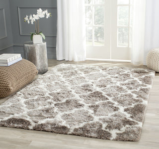Safavieh Barcelona Shag BSG319 Silver / Ivory Area Rug Room Scene