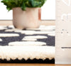 Safavieh Cambridge CAM147Z Black / Ivory Area Rug Detail