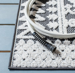 Safavieh Cabana CBN658A Ivory / Grey Area Rug Detail