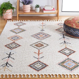 Safavieh Chapel CHP402 Ivory / Black Area Rug