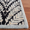 Safavieh Capri CPR208Z Black / Ivory Area Rug Detail