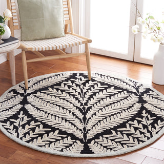 Safavieh Capri CPR208Z Black / Ivory Area Rug Room Scene Feature