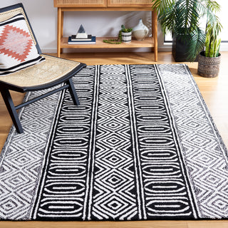 Safavieh Capri CPR703Z Ivory / Black Area Rug Room Scene