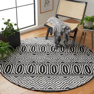 Safavieh Capri CPR703Z Ivory / Black Area Rug Room Scene