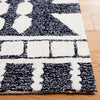 Safavieh Capri CPR709Z Black / Ivory Area Rug Detail