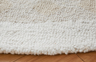 Safavieh Capri CPR710B Beige / Ivory Area Rug Detail