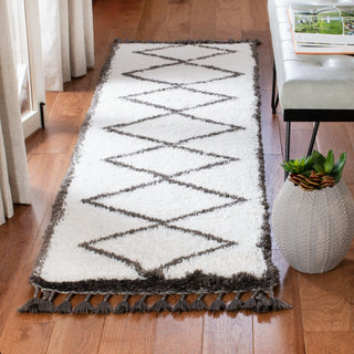 Safavieh Carmella Shag CRM222 Cream / Grey Area Rug Room Scene Feature