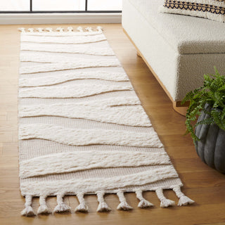 Safavieh Casablanca CSB467A Ivory / Beige Area Rug Room Scene