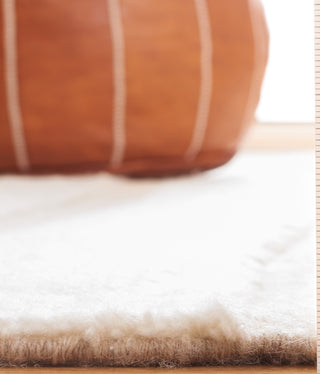 Safavieh Casablanca CSB467A Ivory / Beige Area Rug Detail