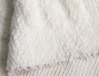 Safavieh Casablanca CSB474A Ivory Area Rug Fold