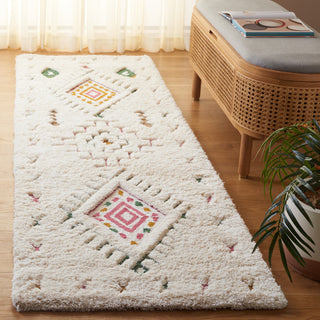 Safavieh Casablanca CSB920A Ivory / Pink Area Rug Room Scene Feature
