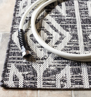 Safavieh Courtyard CY8662-37621 Black / Grey Area Rug Detail