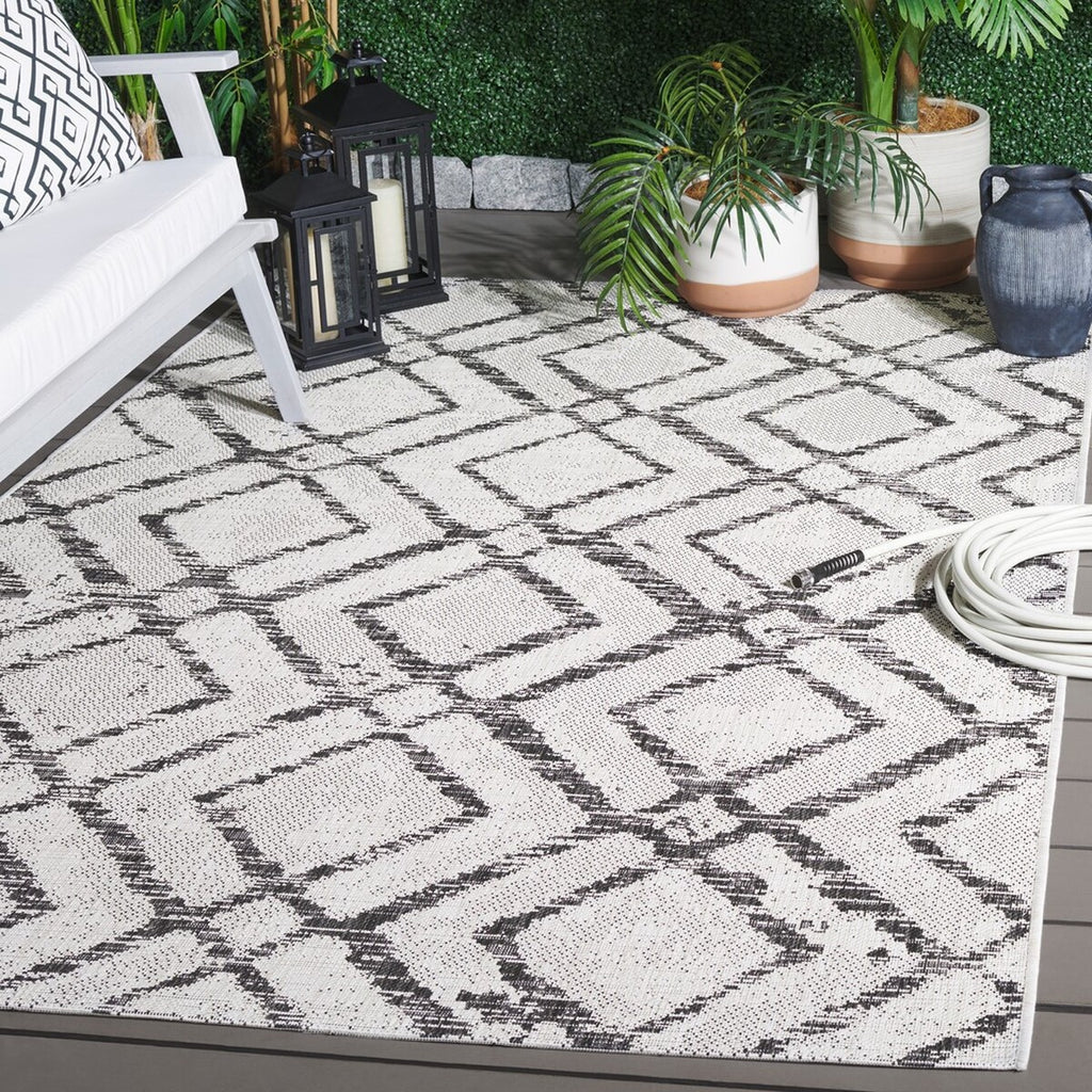 Safavieh Courtyard CY8951-53712 Ivory / Black Area Rug Room Scene Feature