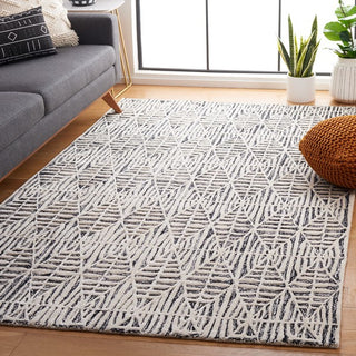 Safavieh Ebony EBN110 Black / Ivory Area Rug