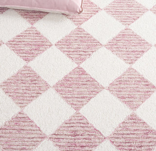 Safavieh Ebony EBN120U Blush Pink / Ivory Area Rug Detail