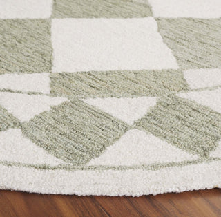 Safavieh Ebony EBN122W Sage / Ivory Area Rug Detail