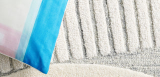 Safavieh Ebony EBN126F Grey / Ivory Area Rug Detail
