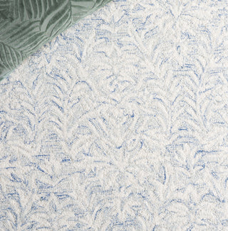 Safavieh Ebony EBN127M Blue / Ivory Area Rug Detail