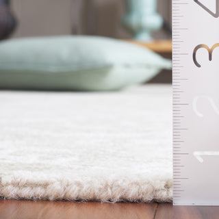 Safavieh Ebony EBN128B Beige / Ivory Area Rug Detail