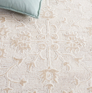 Safavieh Ebony EBN134A Ivory / Beige Area Rug Detail