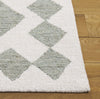 Safavieh Ebony EBN137Y Green / Ivory Area Rug Detail