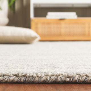 Safavieh Ebony EBN139G Grey / Ivory Area Rug Detail