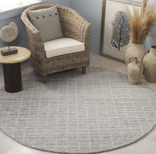 Safavieh Ebony EBN139G Grey / Ivory Area Rug Room Scene Feature