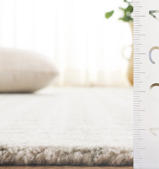 Safavieh Ebony EBN140W Sage / Ivory Area Rug Detail