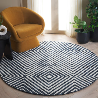Safavieh Ebony EBN150 Navy / Ivory Area Rug Room Scene Feature