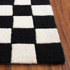 Safavieh Ebony EBN175Z Black / Ivory Area Rug Detail