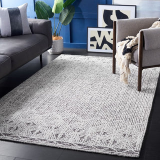 Safavieh Ebony EBN210 Ivory / Black Area Rug Room Scene Feature