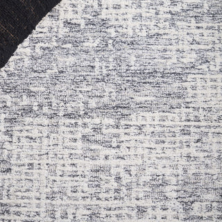 Safavieh Ebony EBN216A Ivory / Grey Area Rug Detail